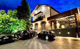 Sunny Corner Apartments